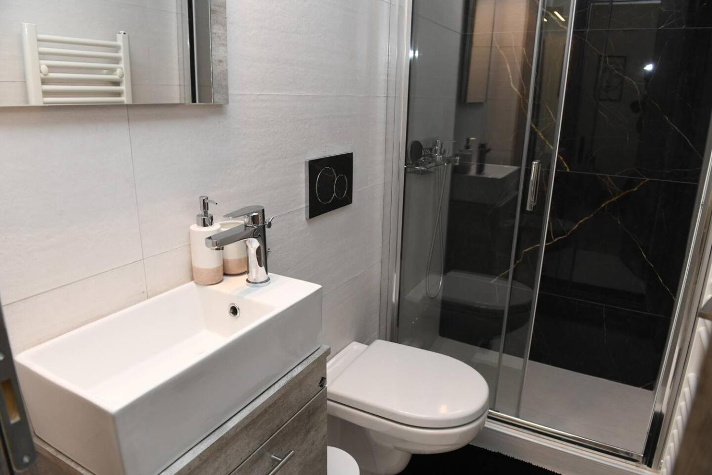 Konstantina Apartment Athens Luaran gambar