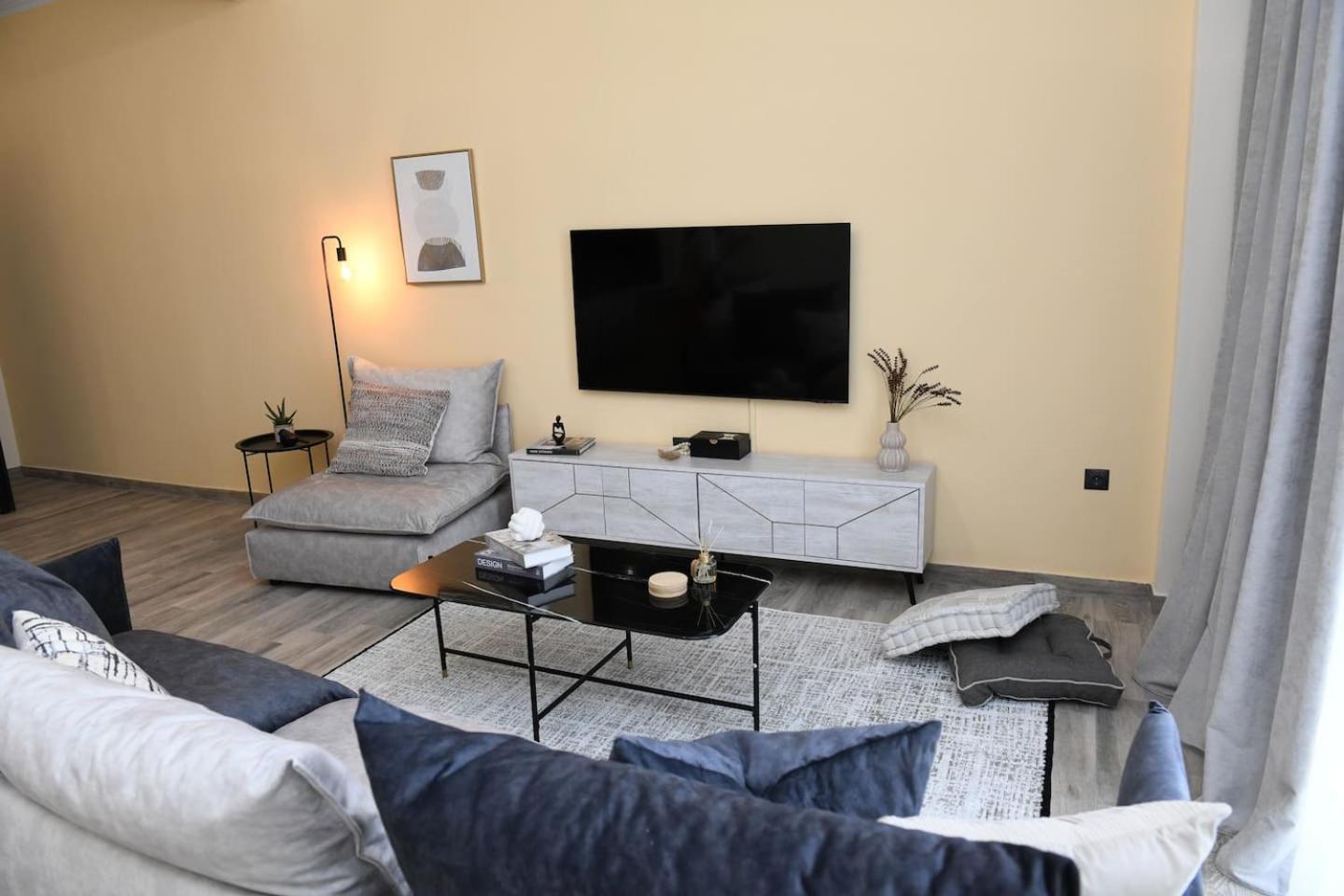 Konstantina Apartment Athens Luaran gambar